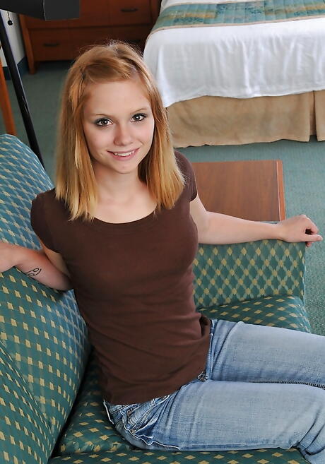Foxy teen Brittny in tight jeans exhibiting her butt and pussy 